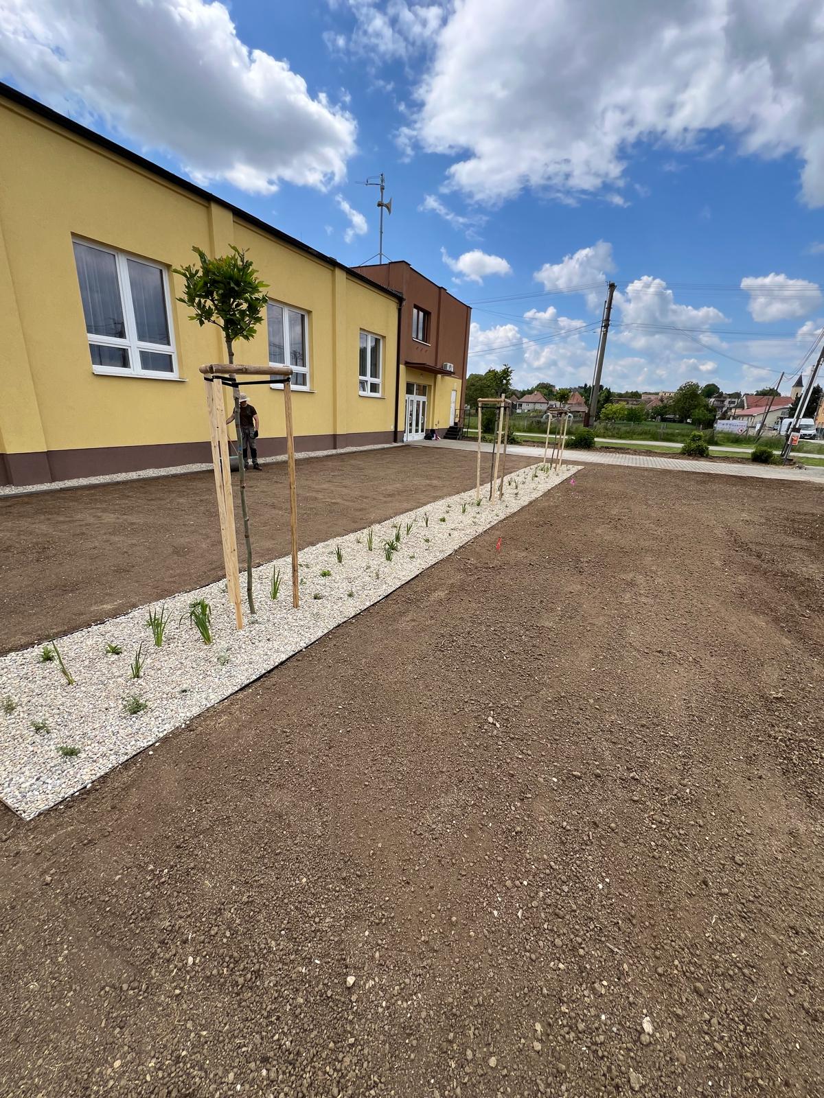 Domov - Unigarden, reazlizácie záhrad na kľúč, verejné priestranstvá